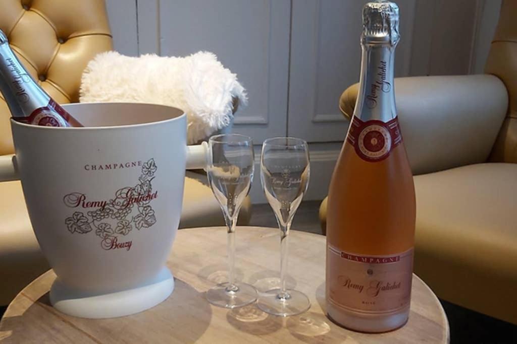 Suite Eden Avec Jacuzzi Prive ショーモン エクステリア 写真